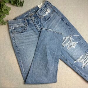 American Eagle 90s Straight Jeans Classic Vintage Destroyed Size 4 Short NWT